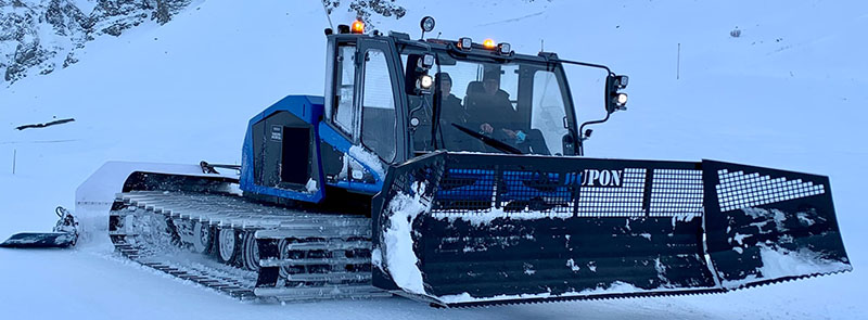 100% electric groomer powered by PowerModule